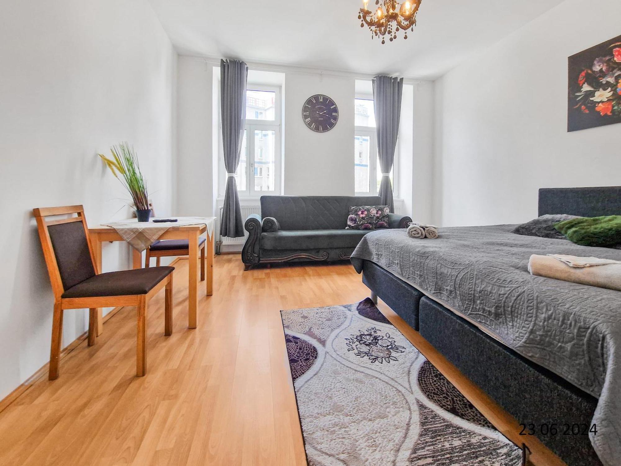 Elegant Three-Bedroom Suite Vienna Exterior photo
