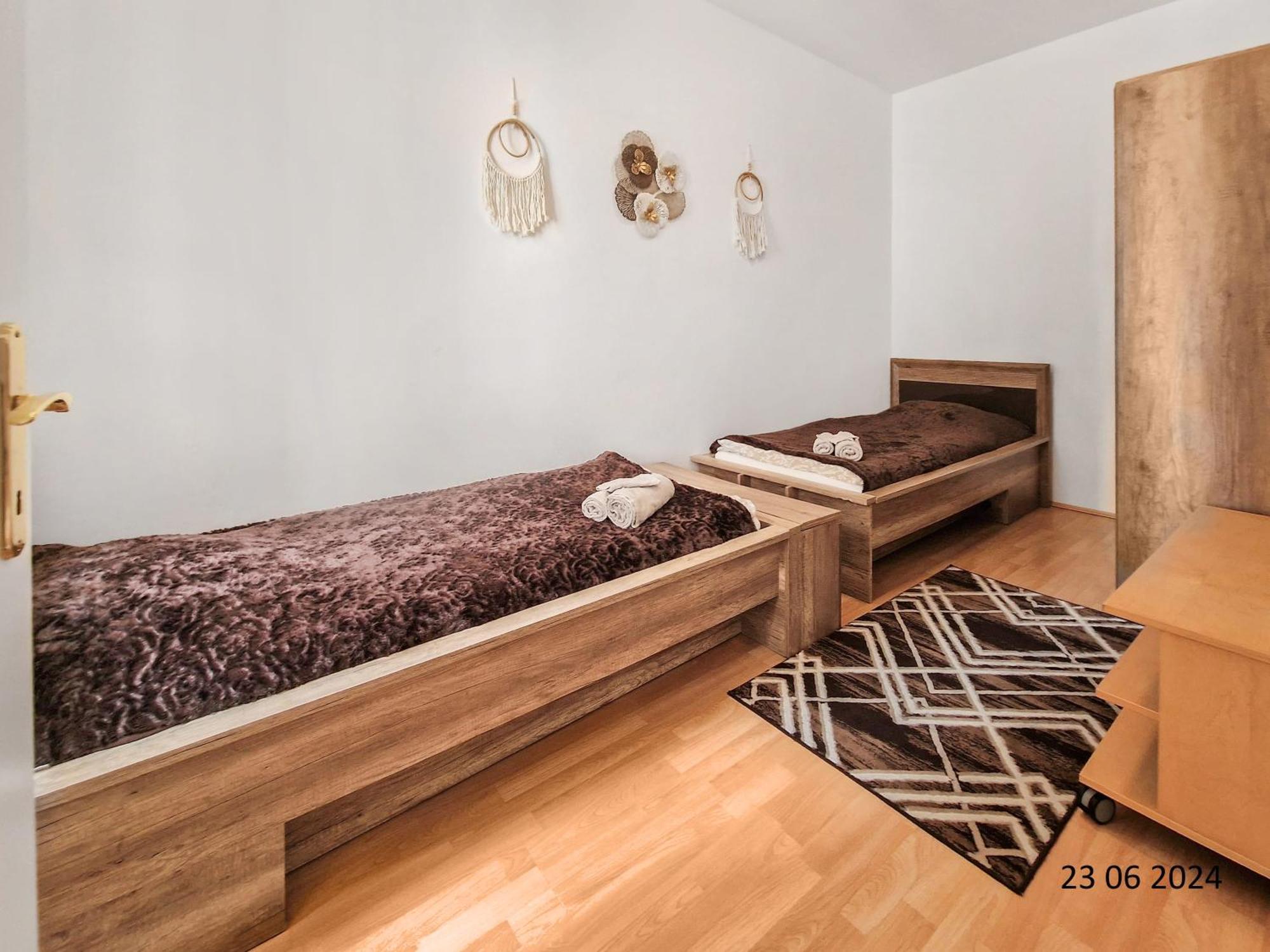 Elegant Three-Bedroom Suite Vienna Exterior photo