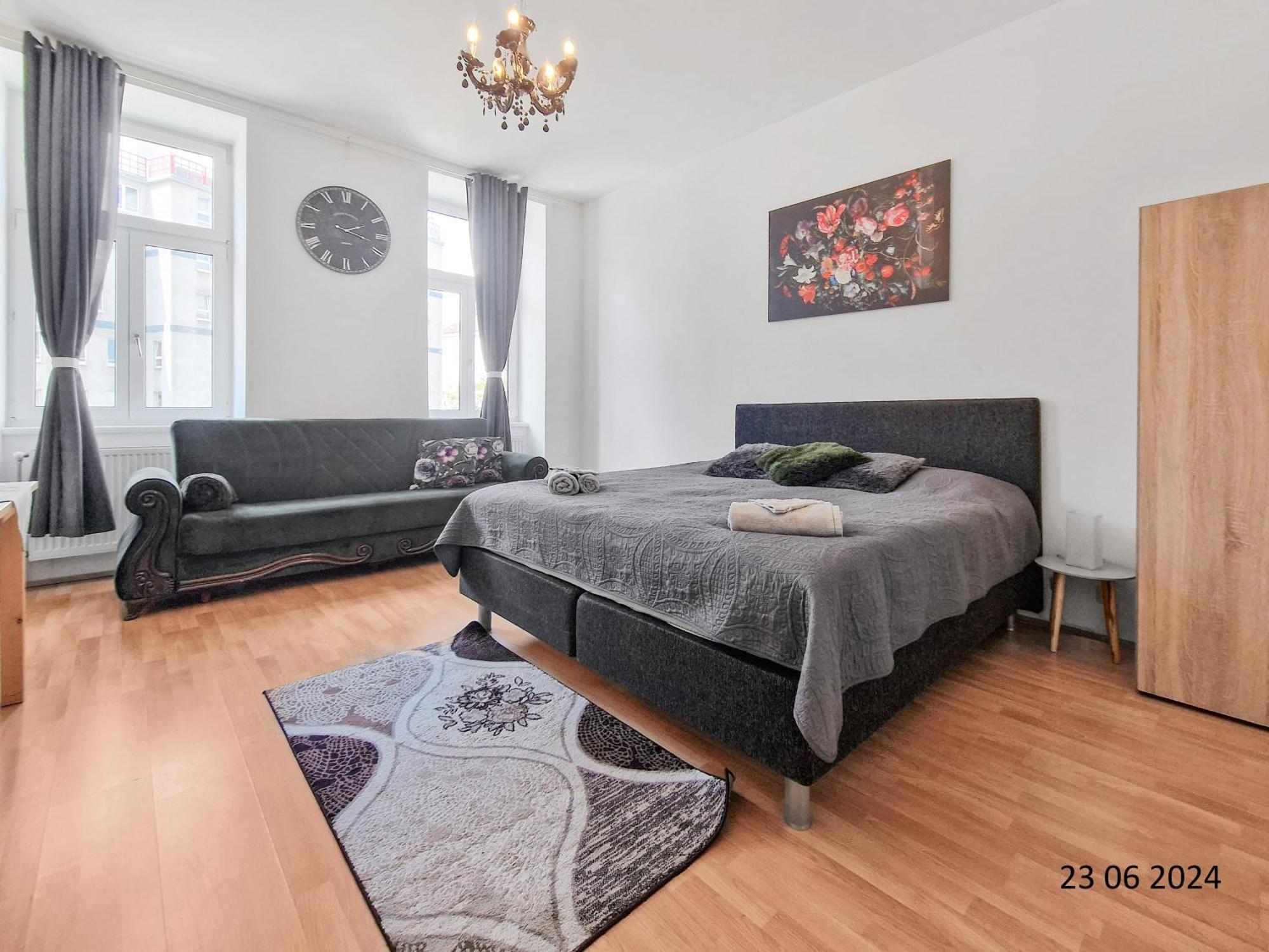 Elegant Three-Bedroom Suite Vienna Exterior photo